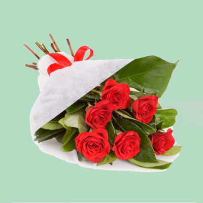 Ramo de 50 rosas hermosas con ruscus & papel coreano