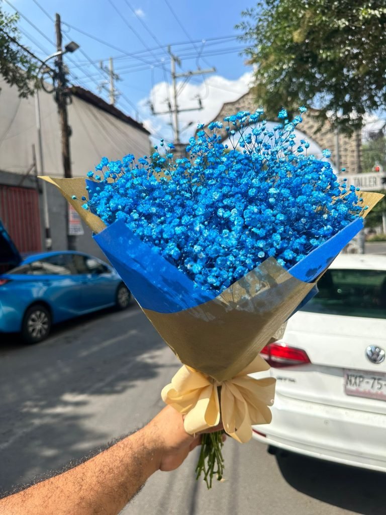 Ramos de flor azul, entrega exprés en CDMX